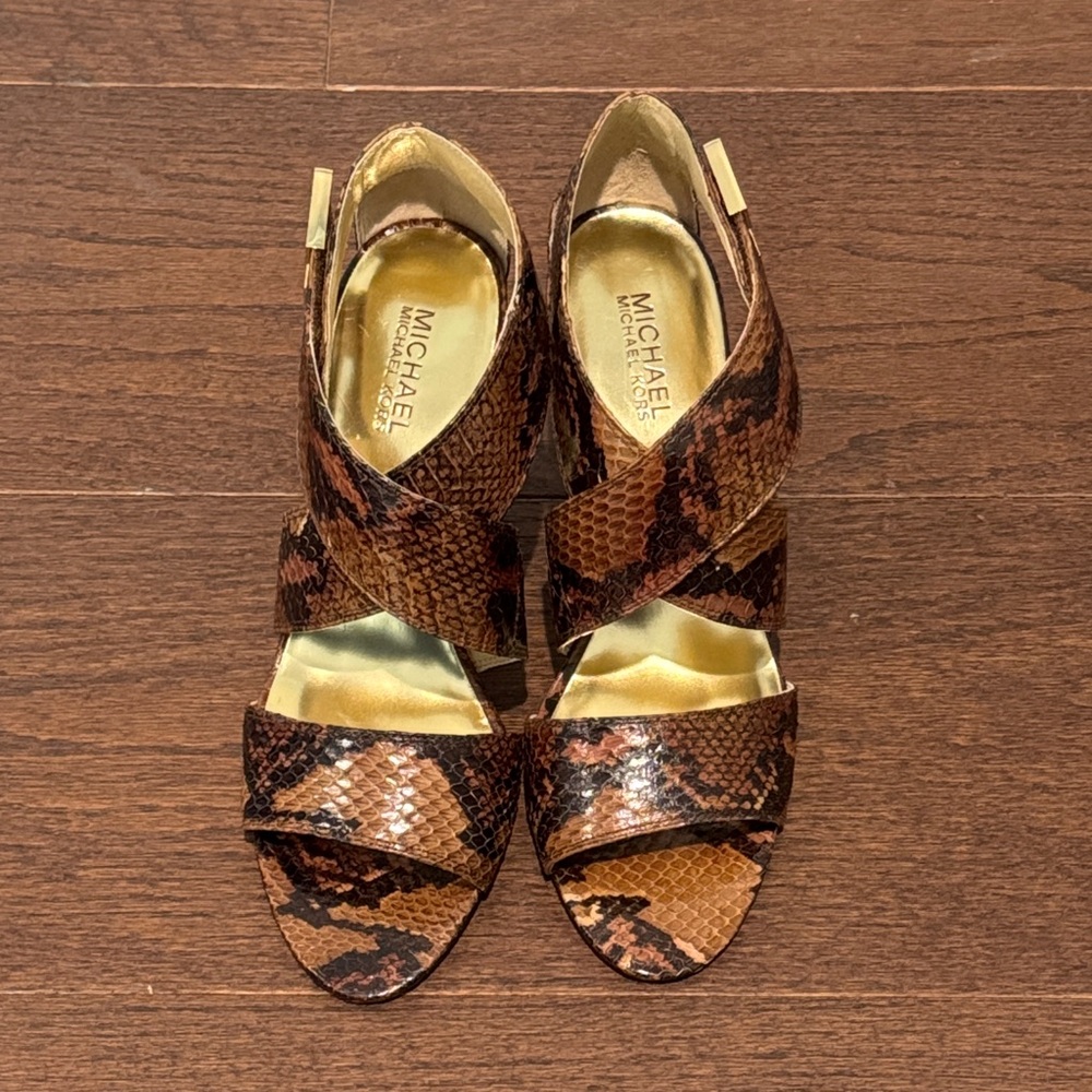NWT Michael Michael Kors Women’s Beverly Sandal Brown Snakeskin Patterned Size 9 - Picture 2 of 7
